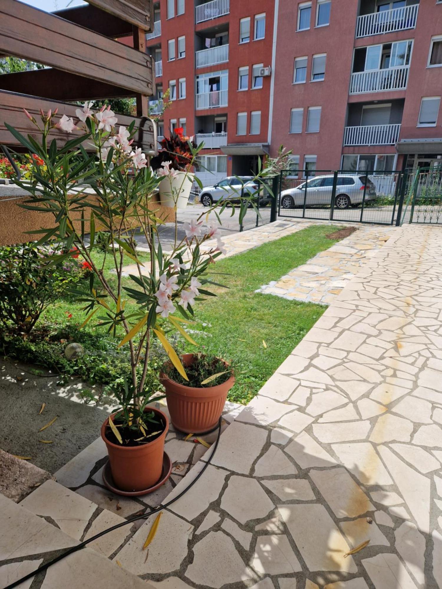 טוזלה Guesthouse Irac מראה חיצוני תמונה