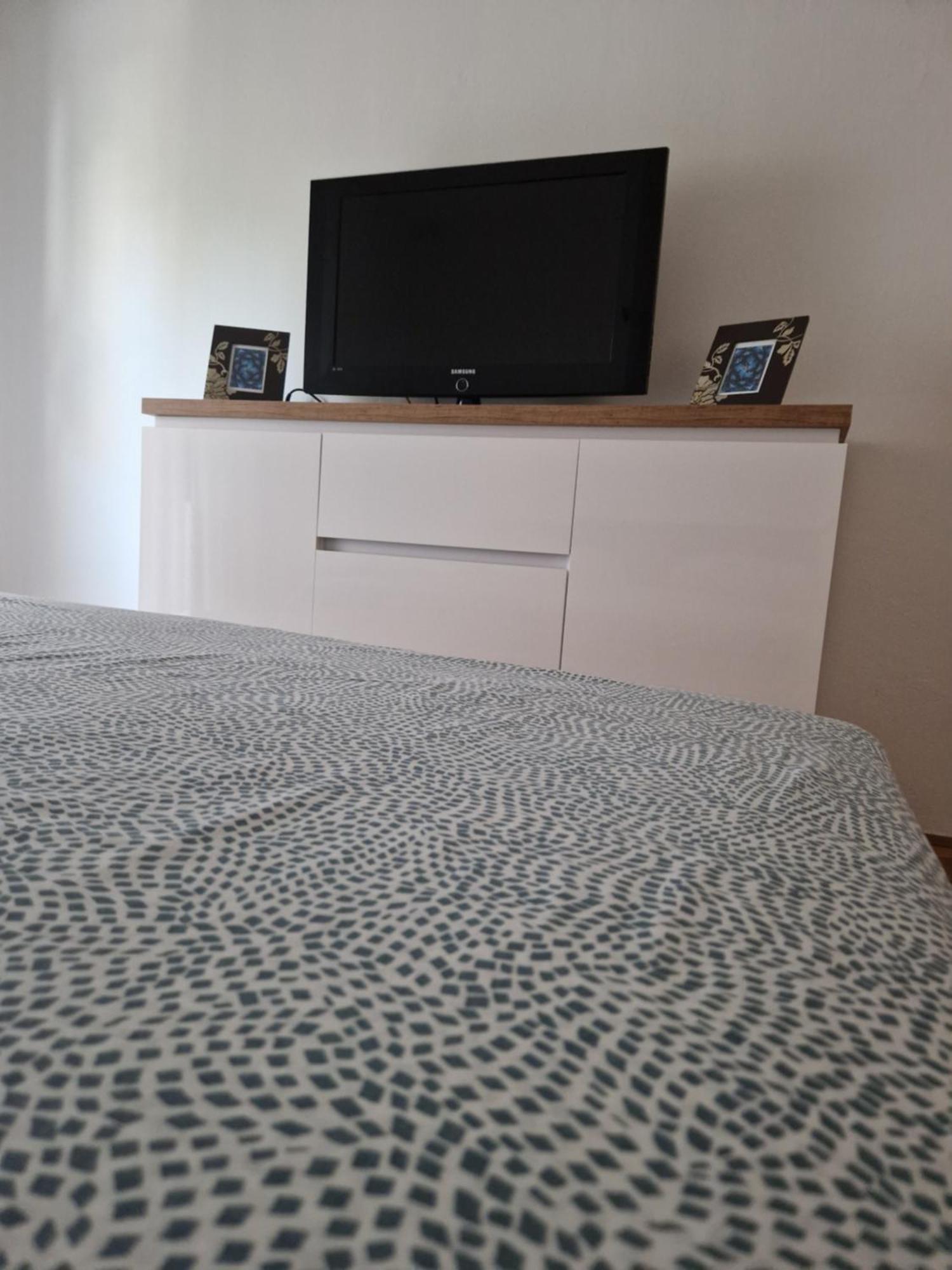 טוזלה Guesthouse Irac מראה חיצוני תמונה