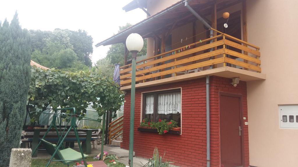 טוזלה Guesthouse Irac מראה חיצוני תמונה